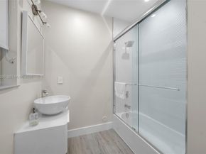 4844 NW 94th Doral Pl, Doral FL 33178