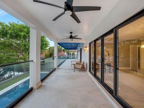 4844 NW 94th Doral Pl, Doral FL 33178