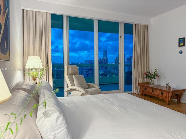 1643 Brickell Ave 2506, Miami FL 33129