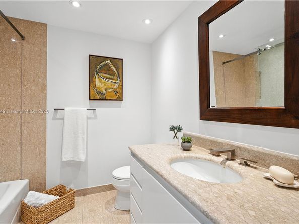 1643 Brickell Ave 2506, Miami FL 33129
