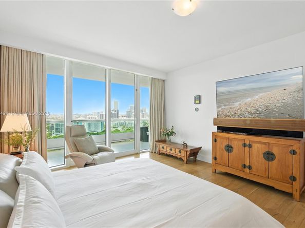 1643 Brickell Ave 2506, Miami FL 33129