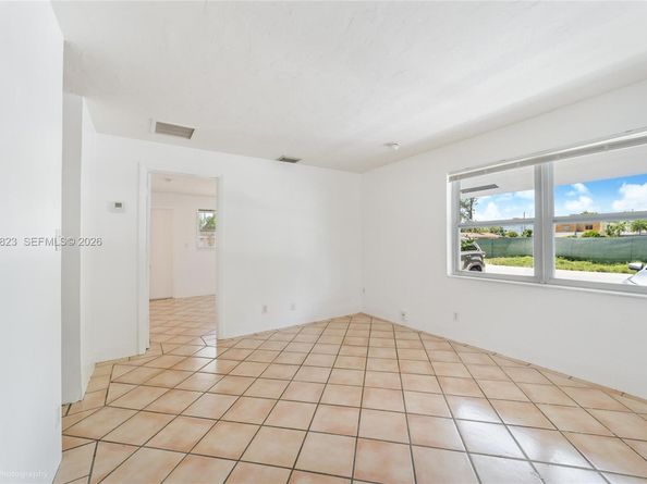 924 NE 17th Ter 1, Fort Lauderdale FL 33304