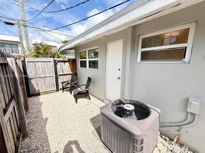 924 NE 17th Ter 1, Fort Lauderdale FL 33304