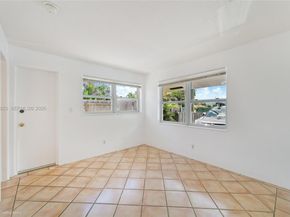 924 NE 17th Ter 1, Fort Lauderdale FL 33304