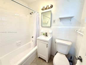 924 NE 17th Ter 1, Fort Lauderdale FL 33304