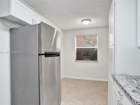 8721 Wiles Rd 101, Coral Springs FL 33067