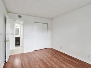 8721 Wiles Rd 101, Coral Springs FL 33067