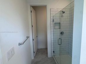 750 NW 82nd Ter, Plantation FL 33324
