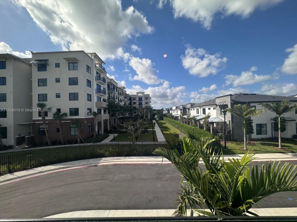 750 NW 82nd Ter, Plantation FL 33324