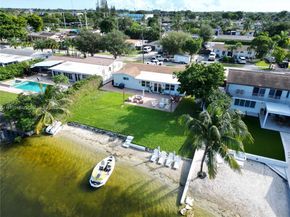 17500 NW 82nd Ct, Hialeah FL 33015