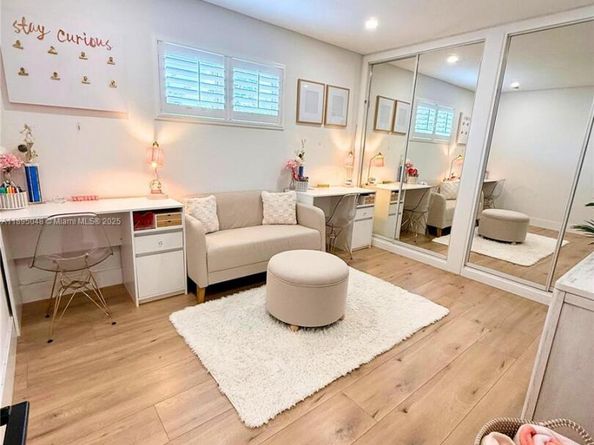 17500 NW 82nd Ct, Hialeah FL 33015