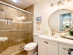 17500 NW 82nd Ct, Hialeah FL 33015