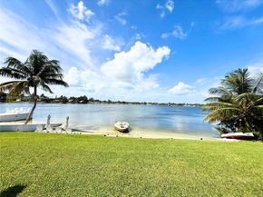 17500 NW 82nd Ct, Hialeah FL 33015