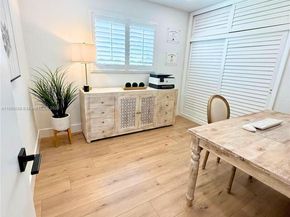 17500 NW 82nd Ct, Hialeah FL 33015