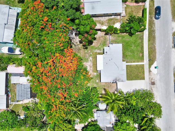 15459 Hayes Ln, Homestead FL 33033