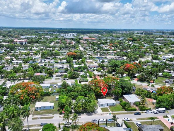 15459 Hayes Ln, Homestead FL 33033