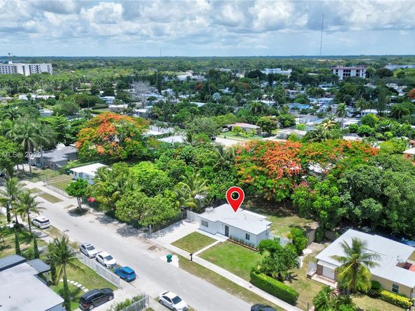 15459 Hayes Ln, Homestead FL 33033