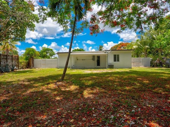 15459 Hayes Ln, Homestead FL 33033