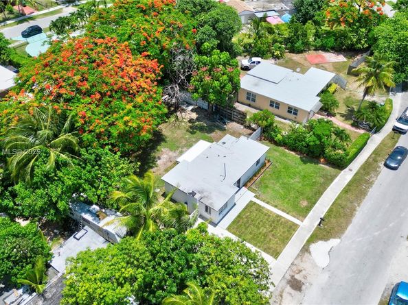 15459 Hayes Ln, Homestead FL 33033