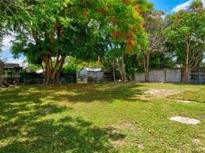 15459 Hayes Ln, Homestead FL 33033