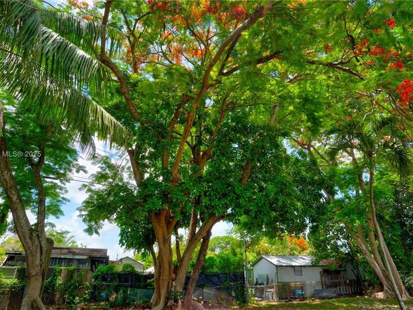 15459 Hayes Ln, Homestead FL 33033