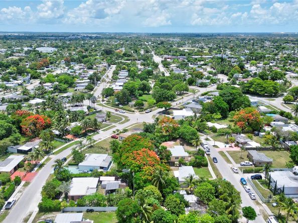 15459 Hayes Ln, Homestead FL 33033