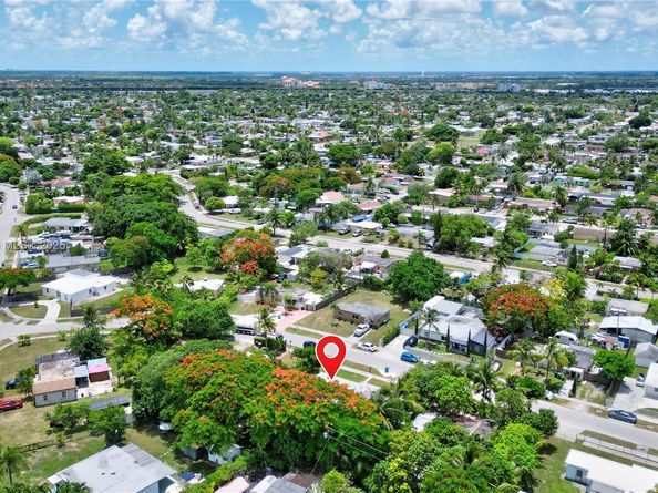 15459 Hayes Ln, Homestead FL 33033