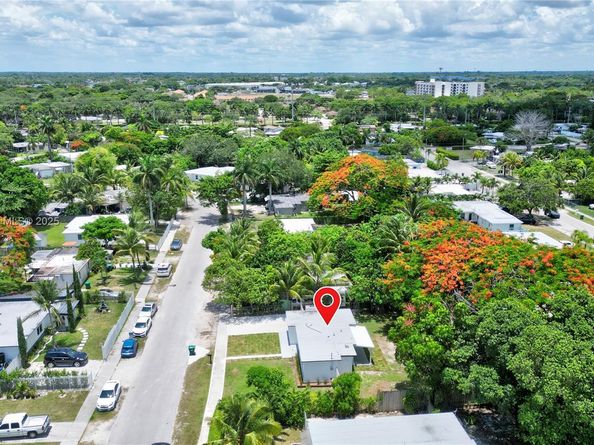 15459 Hayes Ln, Homestead FL 33033