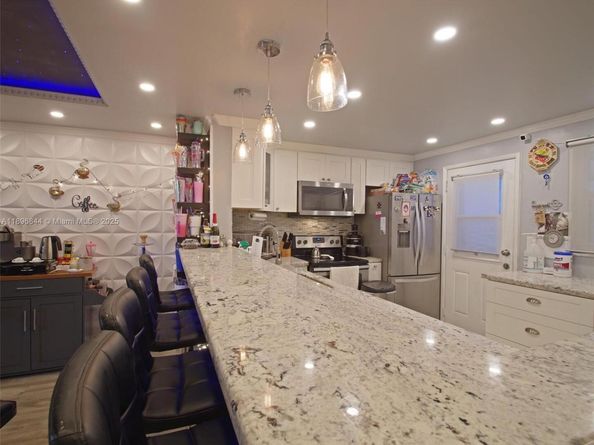 420 NE 12th Ave 401, Hallandale Beach FL 33009