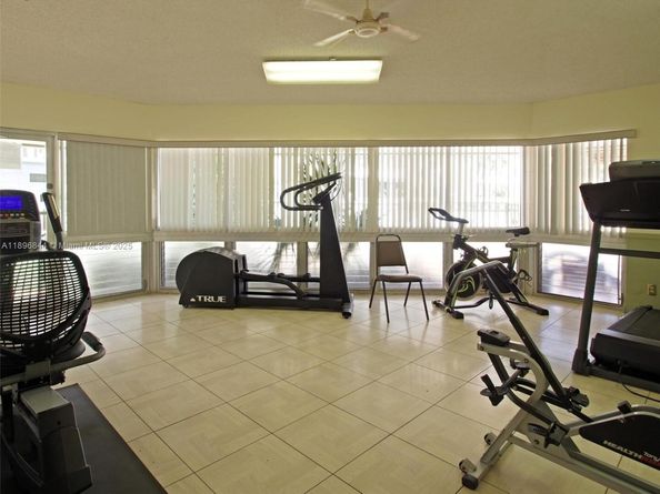 420 NE 12th Ave 401, Hallandale Beach FL 33009