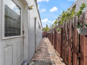 1432 NE 5th Ave, Fort Lauderdale FL 33304