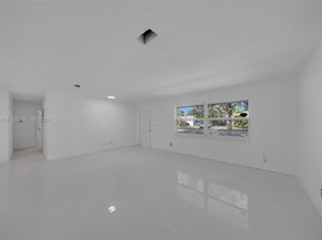 1320 NW 72nd Ave, Plantation FL 33313