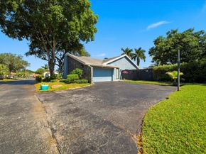 960 Bayberry Point Dr, Plantation FL 33324