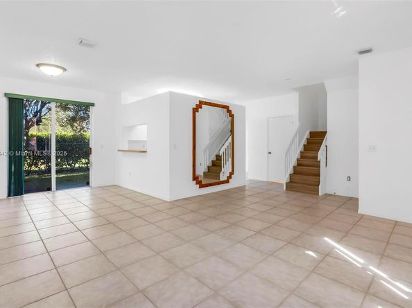 15113 NW 8th St, Pembroke Pines FL 33028