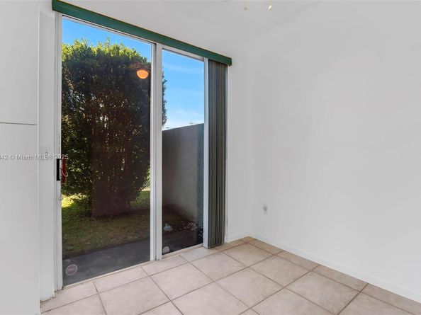 15113 NW 8th St, Pembroke Pines FL 33028