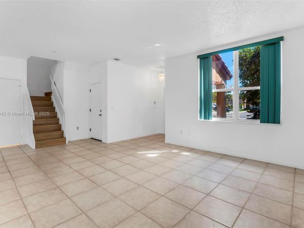 15113 NW 8th St, Pembroke Pines FL 33028