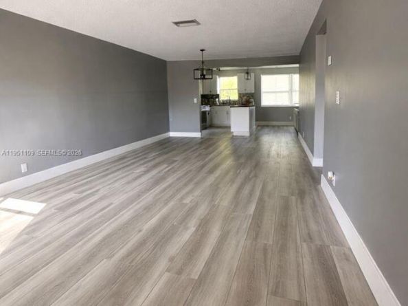 3809 NW 84th Ave, Coral Springs FL 33065