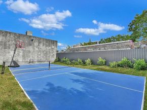 187 NW 53rd St, Miami FL 33127