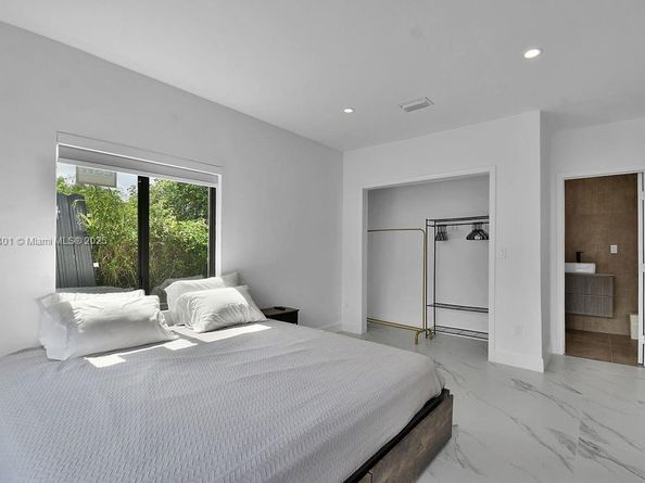 187 NW 53rd St, Miami FL 33127