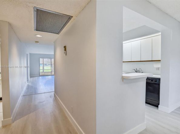 701 SW 128th Ave 111F, Pembroke Pines FL 33027