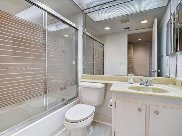 701 SW 128th Ave 111F, Pembroke Pines FL 33027