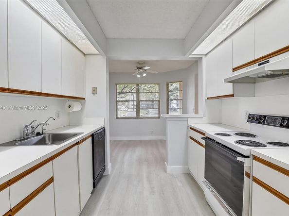 701 SW 128th Ave 111F, Pembroke Pines FL 33027