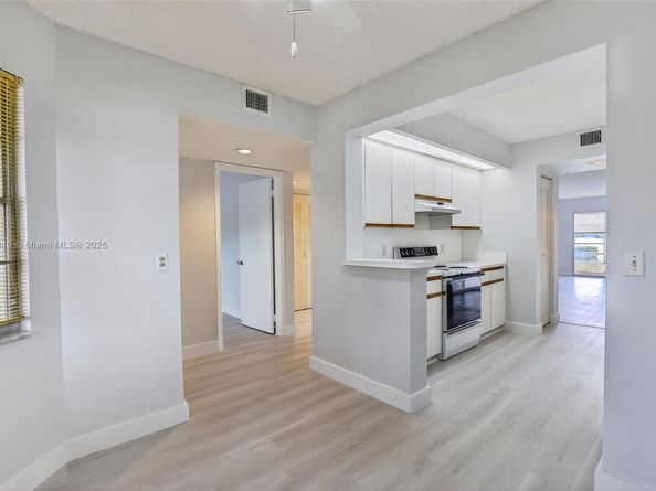701 SW 128th Ave 111F, Pembroke Pines FL 33027