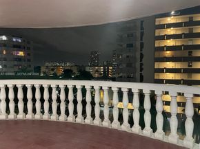 3660 NE 166th St 607, North Miami Beach FL 33160