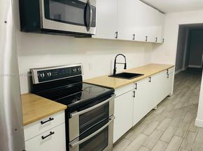 3660 NE 166th St 607, North Miami Beach FL 33160