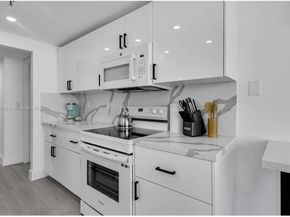 2555 Collins Ave 2200, Miami Beach FL 33140