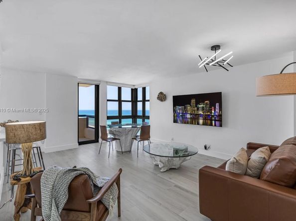 2555 Collins Ave 2200, Miami Beach FL 33140