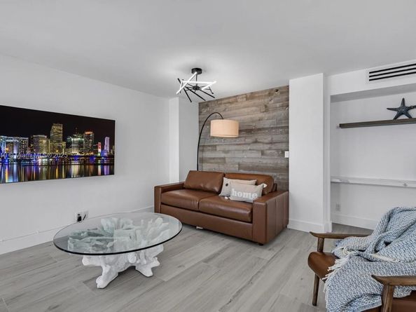 2555 Collins Ave 2200, Miami Beach FL 33140