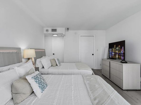 2555 Collins Ave 2200, Miami Beach FL 33140