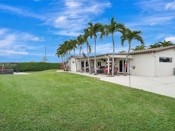 8540 NW 182nd St, Hialeah FL 33015